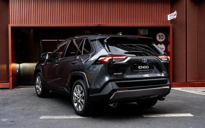 Toyota RAV4 cena 188000 przebieg: 33000, rok produkcji 2021 z Piaski małe 352